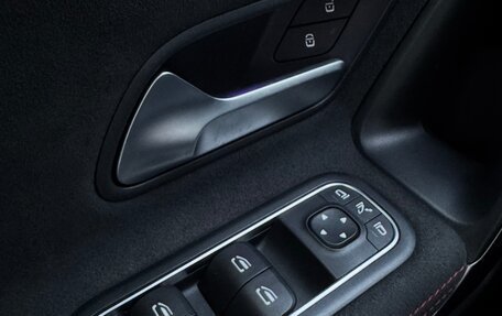 Mercedes-Benz A-Класс, 2021 год, 2 490 000 рублей, 17 фотография