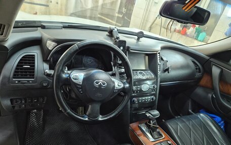 Infiniti QX70, 2013 год, 2 300 000 рублей, 8 фотография
