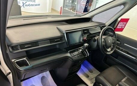 Honda Stepwgn IV, 2015 год, 2 249 999 рублей, 13 фотография