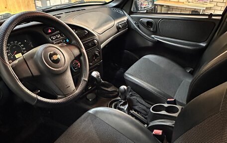 Chevrolet Niva I рестайлинг, 2015 год, 750 000 рублей, 5 фотография