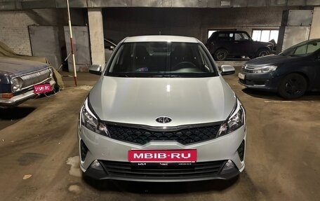 KIA Rio IV, 2021 год, 1 600 000 рублей, 1 фотография