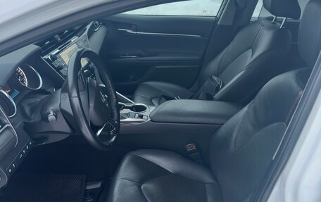 Toyota Camry, 2018 год, 3 150 000 рублей, 7 фотография