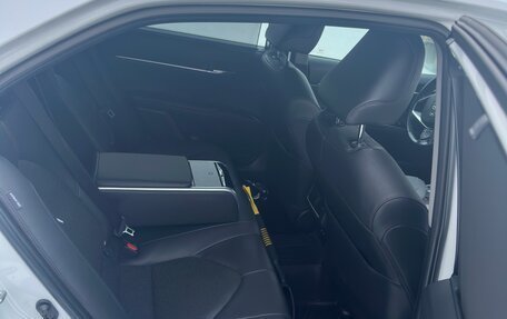 Toyota Camry, 2018 год, 3 150 000 рублей, 10 фотография