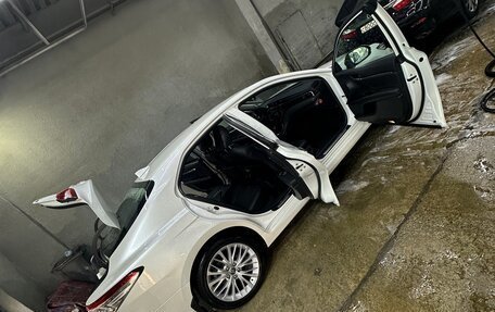 Toyota Camry, 2018 год, 3 150 000 рублей, 11 фотография