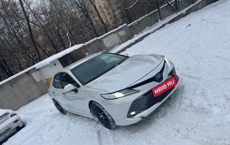 Toyota Camry, 2018 год, 3 150 000 рублей, 2 фотография