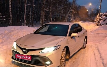 Toyota Camry, 2018 год, 3 150 000 рублей, 16 фотография