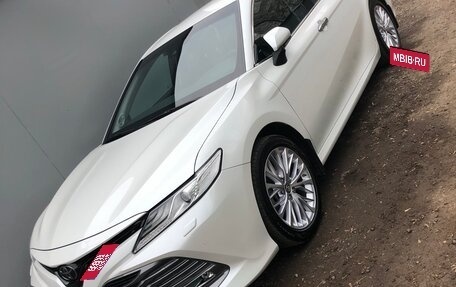 Toyota Camry, 2018 год, 3 150 000 рублей, 15 фотография