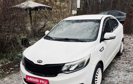 KIA Rio III рестайлинг, 2017 год, 599 000 рублей, 1 фотография