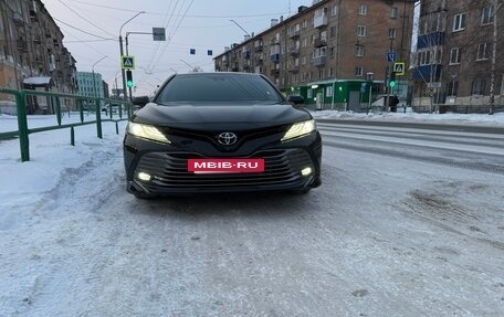 Toyota Camry, 2019 год, 3 500 000 рублей, 6 фотография