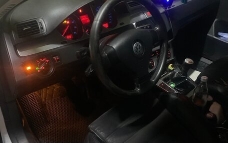 Volkswagen Passat B6, 2005 год, 550 000 рублей, 11 фотография