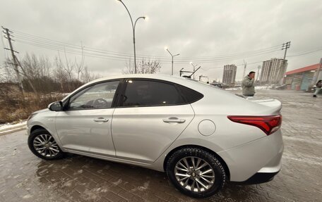 Hyundai Solaris II рестайлинг, 2021 год, 1 350 000 рублей, 4 фотография