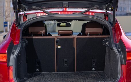 Jaguar F-Pace, 2017 год, 13 фотография