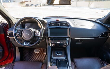 Jaguar F-Pace, 2017 год, 18 фотография