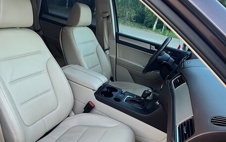 Volkswagen Touareg III, 2012 год, 2 350 000 рублей, 15 фотография