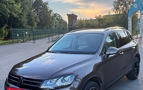 Volkswagen Touareg III, 2012 год, 2 350 000 рублей, 2 фотография