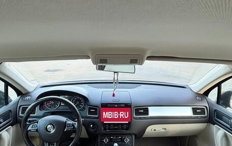 Volkswagen Touareg III, 2012 год, 2 350 000 рублей, 11 фотография