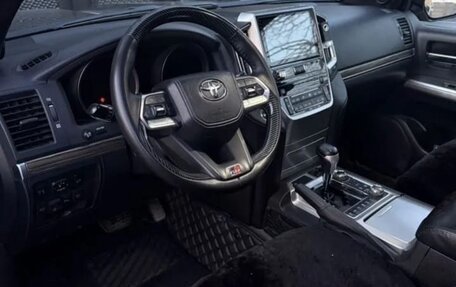 Toyota Land Cruiser 200, 2011 год, 3 700 000 рублей, 1 фотография