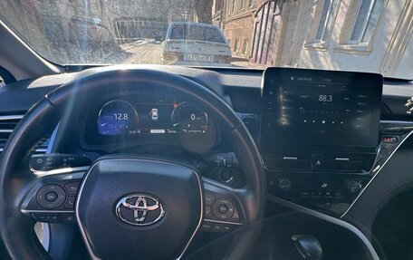 Toyota Camry, 2023 год, 3 900 000 рублей, 6 фотография