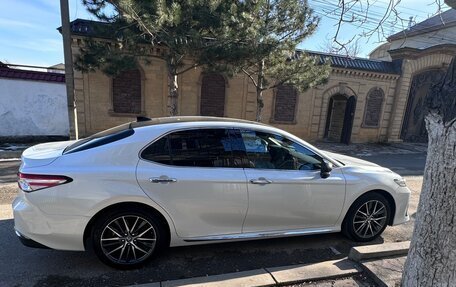 Toyota Camry, 2023 год, 3 900 000 рублей, 5 фотография