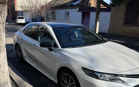 Toyota Camry, 2023 год, 3 900 000 рублей, 3 фотография