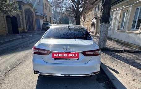 Toyota Camry, 2023 год, 3 900 000 рублей, 4 фотография