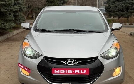 Hyundai Avante, 2011 год, 750 000 рублей, 2 фотография