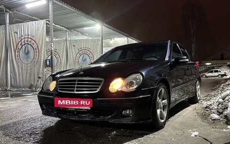 Mercedes-Benz C-Класс, 2006 год, 730 000 рублей, 3 фотография