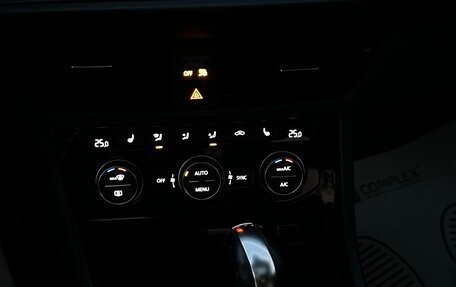 Volkswagen Jetta VII, 2019 год, 1 600 000 рублей, 13 фотография