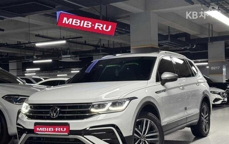 Volkswagen Tiguan II, 2023 год, 2 760 099 рублей, 1 фотография