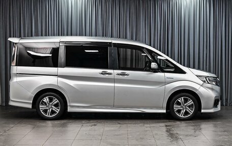 Honda Stepwgn IV, 2018 год, 2 650 000 рублей, 5 фотография