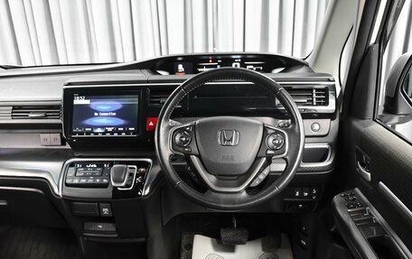 Honda Stepwgn IV, 2018 год, 2 650 000 рублей, 15 фотография