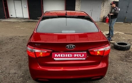 KIA Rio III рестайлинг, 2013 год, 800 000 рублей, 4 фотография