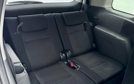 Toyota ISis I, 2010 год, 1 159 000 рублей, 22 фотография