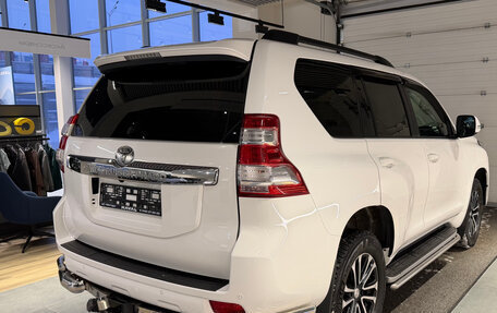 Toyota Land Cruiser Prado 150 рестайлинг 2, 2014 год, 3 399 000 рублей, 3 фотография