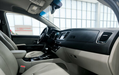 KIA Carnival III, 2019 год, 3 075 000 рублей, 13 фотография