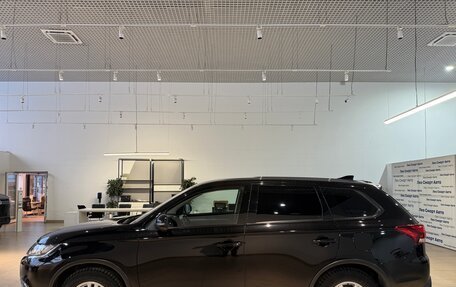 Mitsubishi Outlander III рестайлинг 3, 2017 год, 1 790 000 рублей, 8 фотография