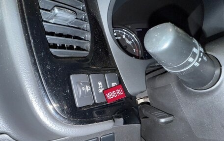 Mitsubishi Outlander III рестайлинг 3, 2017 год, 1 790 000 рублей, 12 фотография