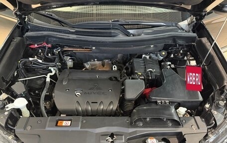 Mitsubishi Outlander III рестайлинг 3, 2017 год, 1 790 000 рублей, 10 фотография