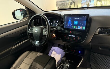 Mitsubishi Outlander III рестайлинг 3, 2017 год, 1 790 000 рублей, 25 фотография