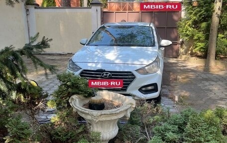 Hyundai Solaris II рестайлинг, 2018 год, 899 000 рублей, 4 фотография