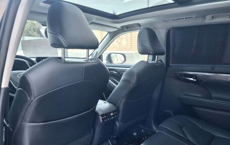 Toyota Highlander, 2022 год, 5 400 000 рублей, 11 фотография