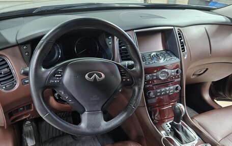 Infiniti QX50 I рестайлинг, 2017 год, 2 890 000 рублей, 4 фотография