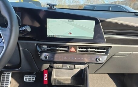 KIA Niro, 2023 год, 1 800 013 рублей, 12 фотография