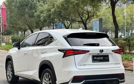 Lexus NX I, 2021 год, 2 300 000 рублей, 6 фотография