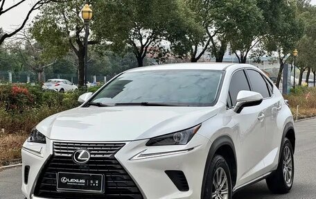 Lexus NX I, 2021 год, 2 300 000 рублей, 3 фотография
