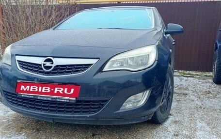 Opel Astra J, 2011 год, 530 000 рублей, 2 фотография