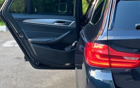 BMW 5 серия, 2019 год, 3 300 000 рублей, 23 фотография