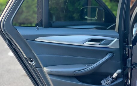 BMW 5 серия, 2019 год, 3 300 000 рублей, 24 фотография