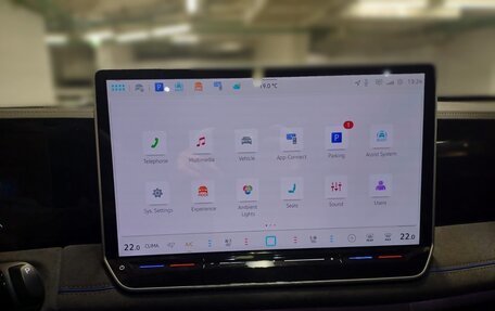 Volkswagen Tiguan, 2024 год, 4 700 000 рублей, 18 фотография