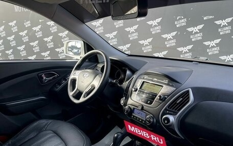 Hyundai Tucson III, 2011 год, 1 385 000 рублей, 28 фотография